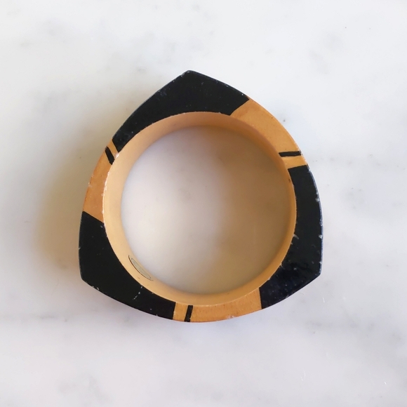 Vintage 1.25" Wide Floral and Pattern Two Tone Painted Wooden Bangle Bracelet. - Picture 3 of 3